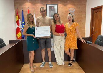Castellanos recauda más de 3.300 euros de las comidas solidarias de las fiestas para la investigación contra el cáncer infantil
