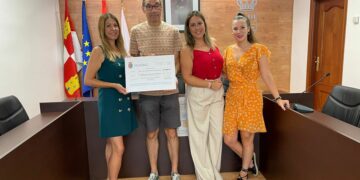 Castellanos recauda más de 3.300 euros de las comidas solidarias de las fiestas para la investigación contra el cáncer infantil