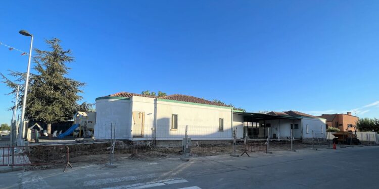 Comienzan las obras para instalar el nuevo vallado y un acceso seguro en la zona de Infantil del colegio