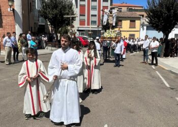 La procesión para rendir honores al Santísimo Cristo de las Batallas y el convite popular despiden las fiestas