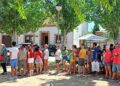 La paella popular y los hinchables acuáticos reúnen a los vecinos en la jornada festiva