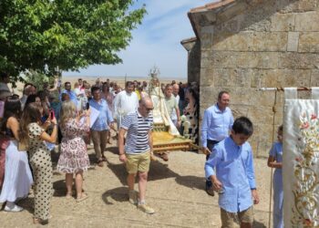 Los cofrades arropan a la Virgen del Viso en su día grande