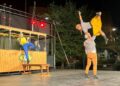 El ‘Tranvía nº12’ ‘atrapa’ al público santamartino con su humor, acrobacias, volteretas y malabares