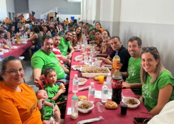 Más de 600 vecinos degustan la caldereta popular de las Fiestas de Fin del Verano de Villares