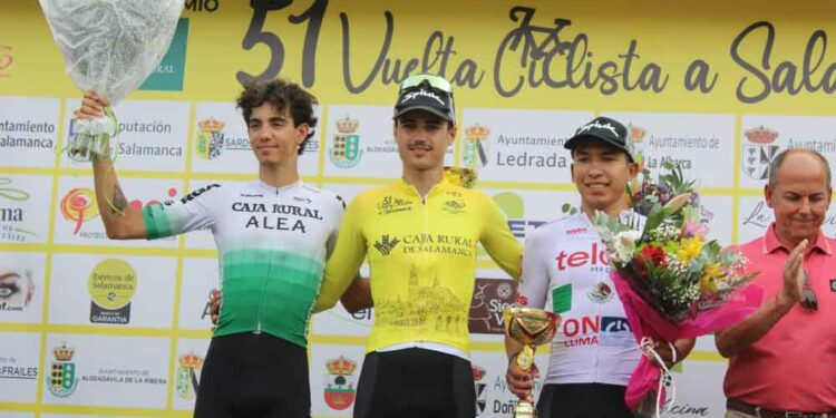 David Domínguez, victoria y liderato en la Vuelta a Salamanca