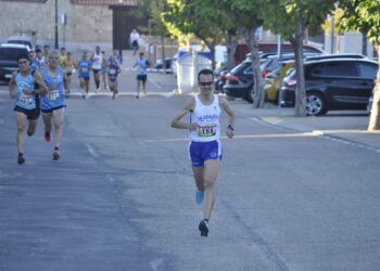 Gran ambiente, solidaridad y victoria para David Ruano en la ‘Carrera Urbana’