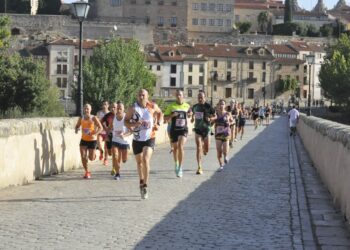 Carlos Gallego y Gema Martín se imponen en la Carrera Contra la Violencia de Género