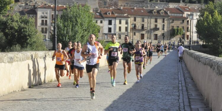 Carlos Gallego y Gema Martín se imponen en la Carrera Contra la Violencia de Género