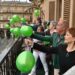 Suelta de globos para apoyar y visibilizar a los enfermos y sus familias en el Día Mundial del Alzheimer