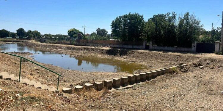 Las ayudas de la Diputación para la limpieza de cauces en tramos urbanos benefician este año a 65 municipios