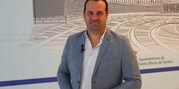 La inversión de 223.000 euros permitirá renovar los vehículos de mantenimiento y mejorar las zonas deportivas y parques de Santa Marta