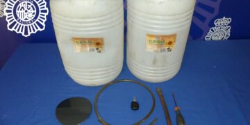 Dos detenidos por forzar vehículos para robar el combustible