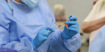 Arranca la campaña de vacunación contra la gripe y la Covid-19