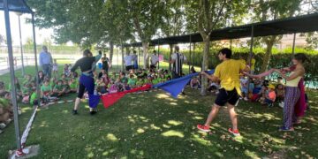 Más de 120 niños de Cabrerizos concluyen las semicolonias de verano con música y cuentacuentos