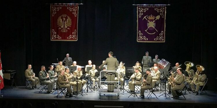 La División ‘San Marcial’ llena de música el Auditorio ‘Reina Berenguela’