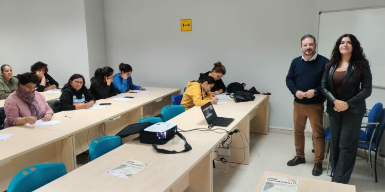 Formación y capacitación para el empoderamiento de la mujer