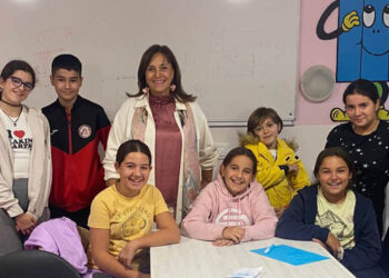 Educación, aprendizaje, juegos y participación en la vida municipal para los niños del sello Ciudad Amiga de la Infancia