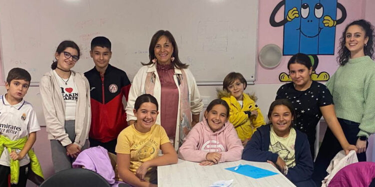 Educación, aprendizaje, juegos y participación en la vida municipal para los niños del sello Ciudad Amiga de la Infancia