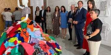 María Crisóstomo expone en el Julián Sánchez ‘El Charro’ su obra ‘Reciclarte: Por un planeta limpio’