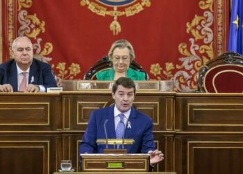 Fernández Mañueco acudirá a la justicia si Sánchez ‘cambia’ con las autonomías privilegios por votos para su investidura