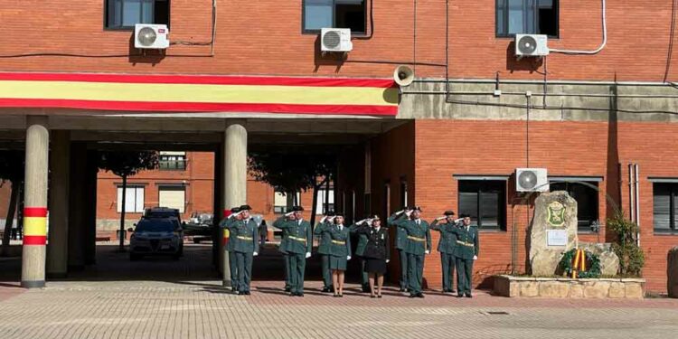 Imposición de medallas, condecoraciones y reconocimiento al trabajo para celebrar la Virgen del Pilar, patrona de la Guardia Civil