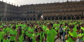 La marcha contra el cáncer tiñe de verde Salamanca 