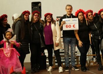 La música, los disfraces y el terror reúnen a un millar de personas en la fiesta de Halloween