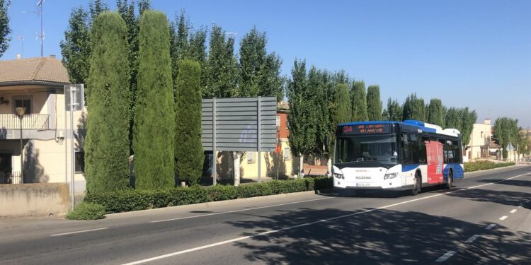 La Junta asumirá los 492.000 euros de déficit de los ayuntamientos en el servicio del transporte metropolitano, pero deja fuera a los tres con superávit: Carbajosa, Doñinos y Aldeatejada