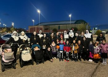 La feria de los horrores y el túnel del terror de Carbajosa atraen a ‘monstruos’ de todas las edades