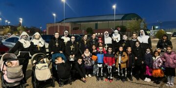 La feria de los horrores y el túnel del terror de Carbajosa atraen a ‘monstruos’ de todas las edades