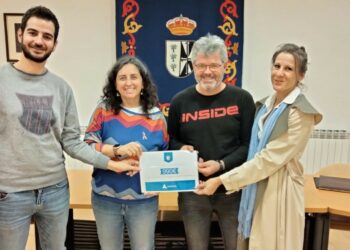 Doñinos entrega a la Asociación Síndrome de Asperger los 990 euros recaudados en la paella solidaria de las fiestas