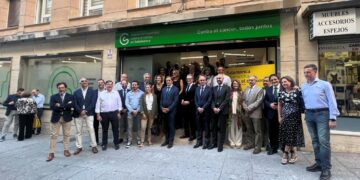 La Asociación Española Contra el Cáncer abre su nueva sede en Salamanca, un espacio «abierto, alegre y con luz» para ofrecer apoyo a los pacientes