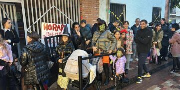 Un centenar de personas se adentra en el Museo de los Horrores de Villamayor para iniciar la celebración de Halloween