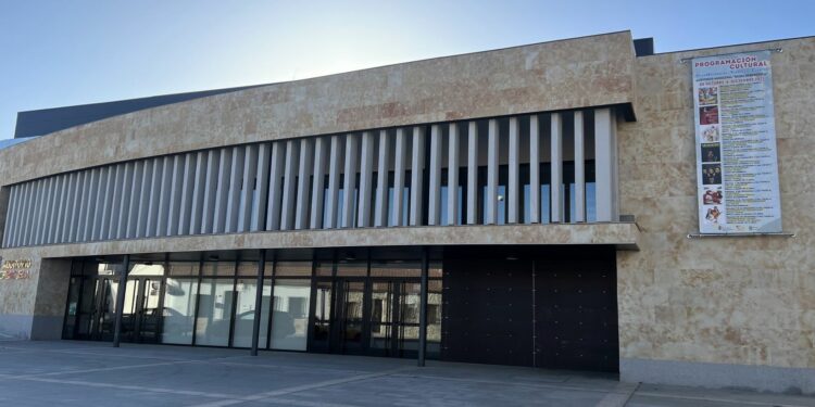 La soprano Montserrat Martí Caballé y el monologuista J.J. Vaquero, estrellas del programa cultural ‘VillarEscénicos’ para este trimestre