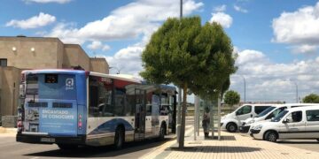 Villares pide dos nuevas paradas del bus metropolitano y la llegada del búho a Aldeaseca