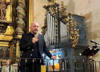 La sonoridad del órgano envuelve la iglesia de San Silvestre de Villares de la mano de Francisco Udaondo