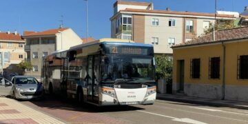 Carbajosa mejorará el servicio de autobús con la ampliación de frecuencias en las horas punta