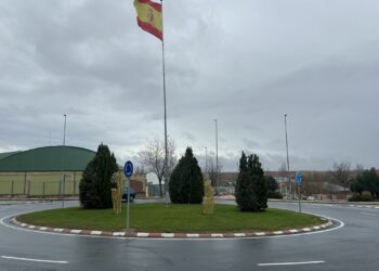 Carbajosa solicita al Ministerio de Defensa la cesión de un avión C-101 para la rotonda ‘Víctimas del Terrorismo’