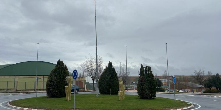 Carbajosa solicita al Ministerio de Defensa la cesión de un avión C-101 para la rotonda ‘Víctimas del Terrorismo’