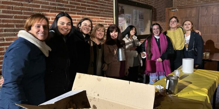El centro de FP Hernández Vera organiza una chocolatada solidaria a favor de las madres solteras Ave María