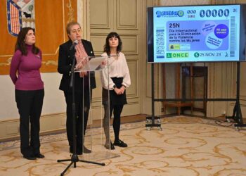 Salamanca presenta el cupón de la ONCE con motivo del Día Internacional para la Eliminación de la Violencia contra la Mujer