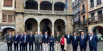 Ayuntamiento de Salamanca, Diputación y Universidad, presentes en el encuentro para recuperar la línea Plasencia-Salamanca