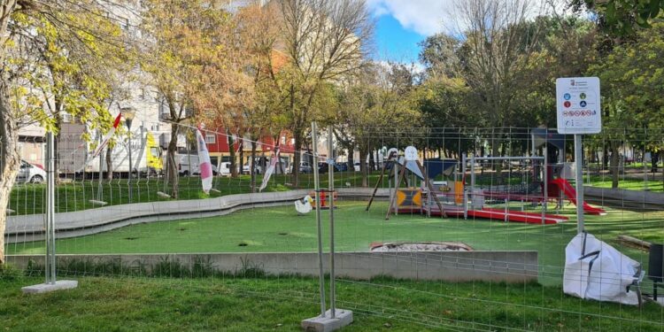 Inversión de 48.000 euros para renovar el parque infantil del Parque Picasso