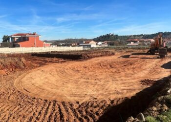 Comienza la excavación del terreno sobre el que se consolidarán los cimientos del nuevo colegio público de Aldeatejada