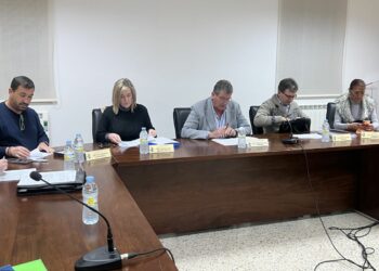 El equipo de Gobierno aprueba en solitario el presupuesto para 2024 por 4,9 millones de euros,    1,2 millones menos que el actual