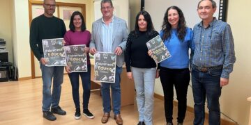 Matemáticas con magia y murales decorativos para las marquesinas del bus, novedades del programa ‘Cabrerizos Educa’, que ofrece 40 actividades a los alumnos del CRA La Flecha