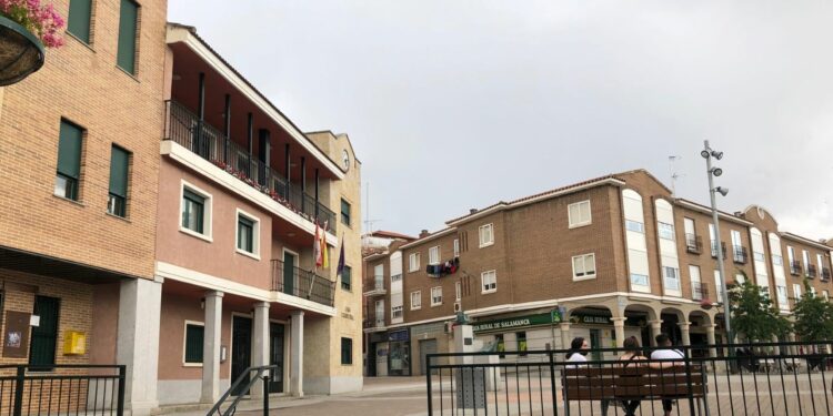 Más de 615 niños de Carbajosa recibirán las ayudas municipales para material escolar de este curso