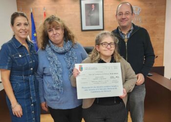 Aspar ‘La Besana’ recibe el donativo solidario recaudado en el III Mercado Medieval de Castellanos