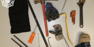 Detenido uno de los tres autores del robo en varias máquinas de lavado de coches