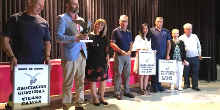 Fundaneed, Adavas Salamanca y Fernando Maés, XXVI Premio Tierno Galván a la Solidaridad y los Valores Humanos